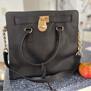 Large Michael kors purse 👜